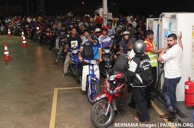 FREE PETROL FOR MOTORCYCLISTS IN KL EVERY MONTH FROM APRIL ONWARDS!