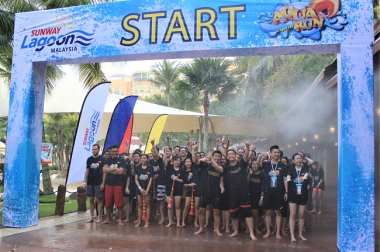 SPLASHING OUTDOOR FUN AT SUNWAY LAGOON’S AQUA RUN!