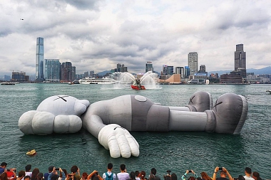 THIRD STOP OF “KAWS: HOLIDAY” – HONG KONG 