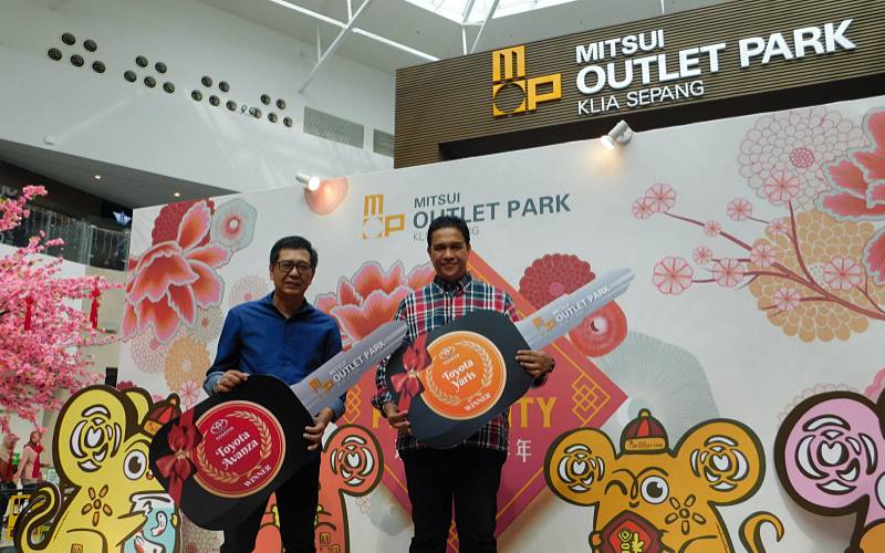MITSUI OUTLET PARK KLIA SEPANG PRESENTS CONTEST WINNERS WITH A CAR EACH 
