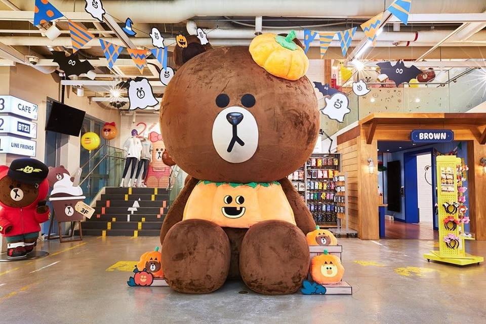 【韩国】别忘了光顾换上万圣节新装的 LINE FRIENDS 专门店啊！