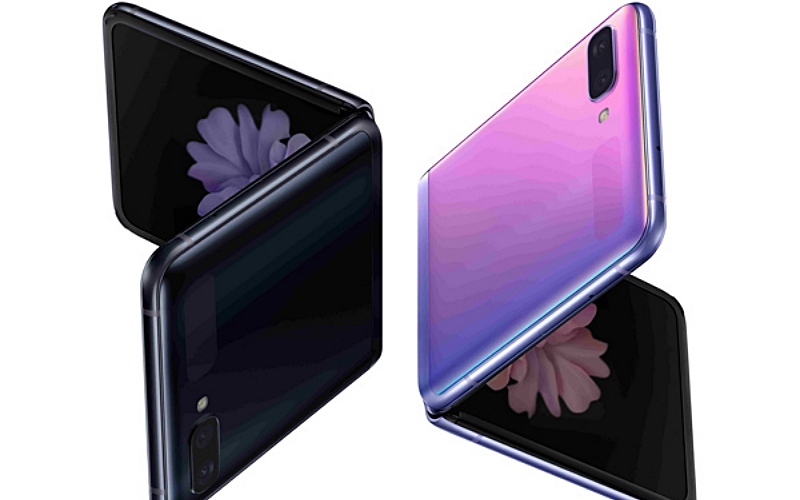 THE FUTURE CHANGES SHAPE: EXPRESS YOURSELF WITH GALAXY Z FLIP