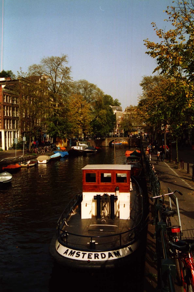 rent a boat to yourself in Amsterdam