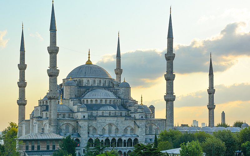 6 BEAUTIFUL MOSQUES AROUND THE WORLD!